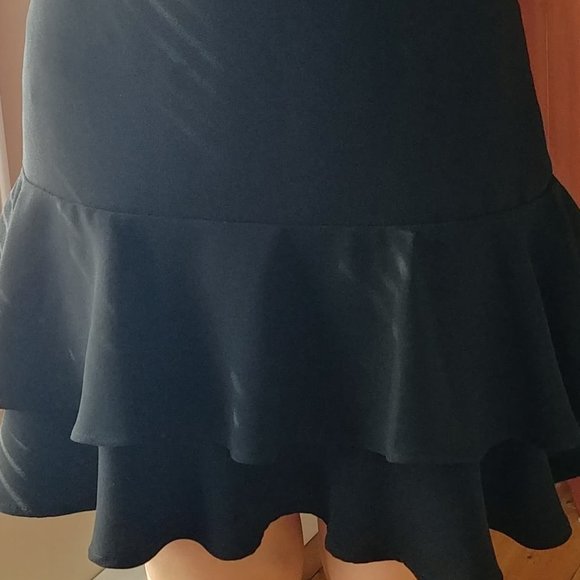 classic black skirt - Picture 2 of 3